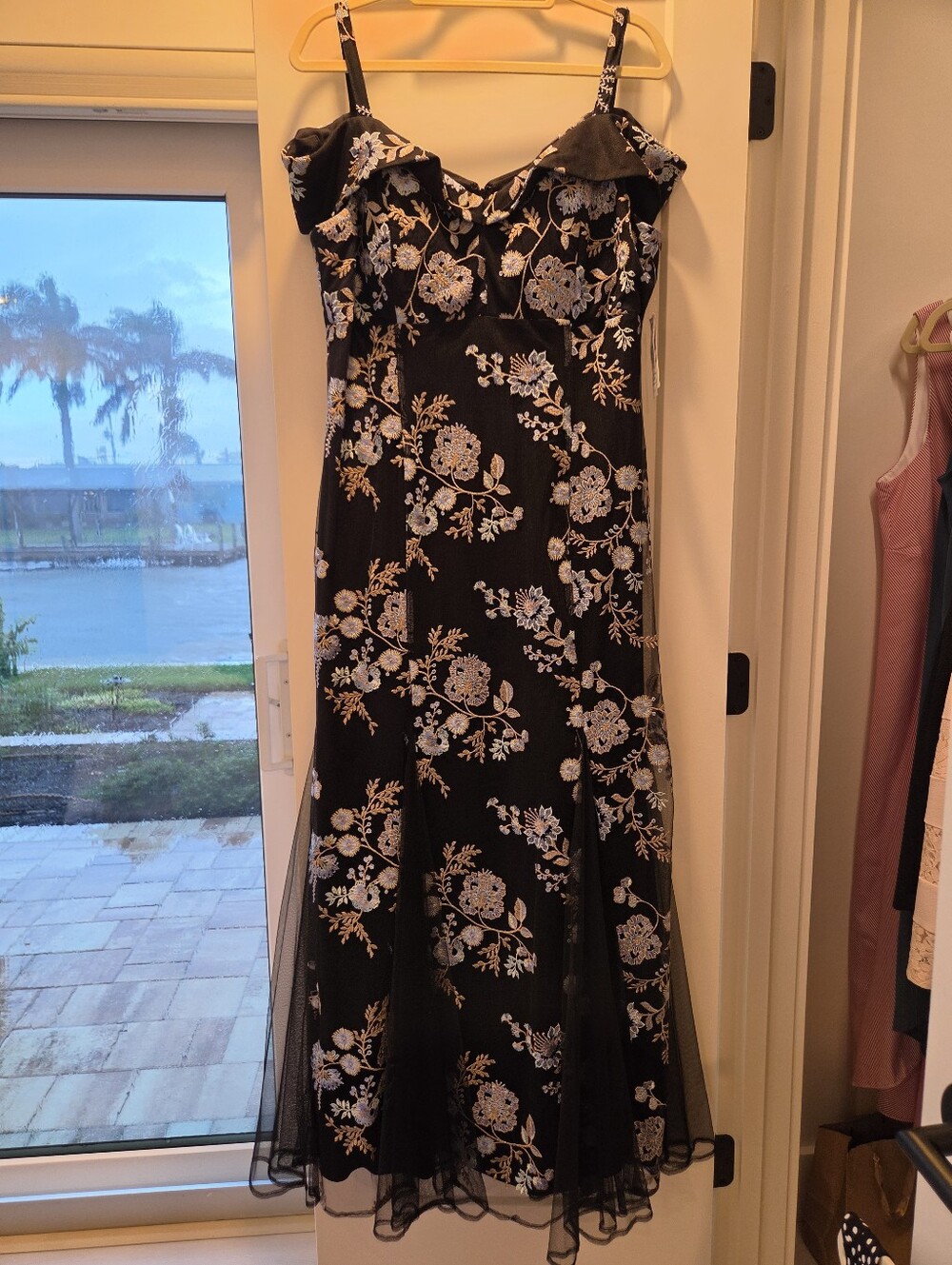 NWT R&M Richards Size 16 Floral Embroidered Formal Dress - Picture 3 of 6